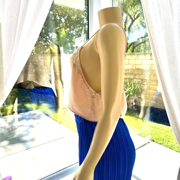 Free People Women's Pink Crop Top Size M Medium Floral Lace Sleeveless Satin - Picture 2 of 12